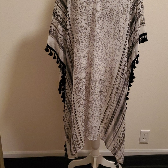 Aztec Print Sheer Black & White Kimono Wrap Cover Up With Tassels OS - Picture 5 of 7
